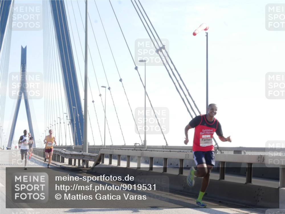 03.10.2025 - Köhlbrandbrückenlauf Matties Gatica Varas http://msf.ph/oto/9019531 03.10.2025 12:18:48 Position 1 6483 meine-sportfotos.de