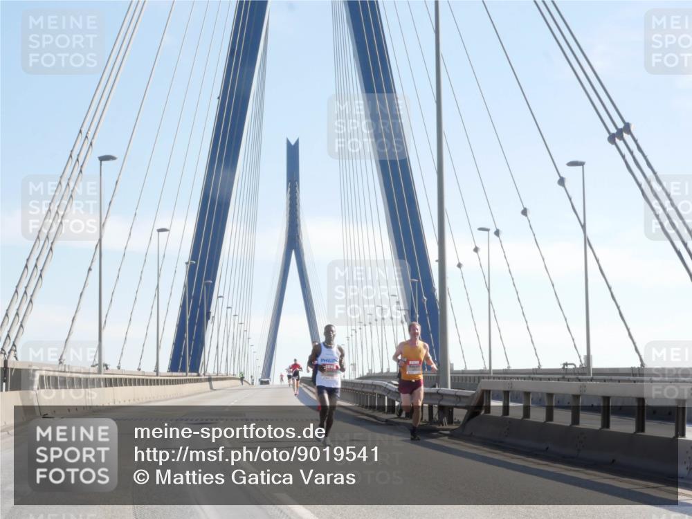 03.10.2025 - Köhlbrandbrückenlauf Matties Gatica Varas http://msf.ph/oto/9019541 03.10.2025 12:18:50 Position 1  meine-sportfotos.de