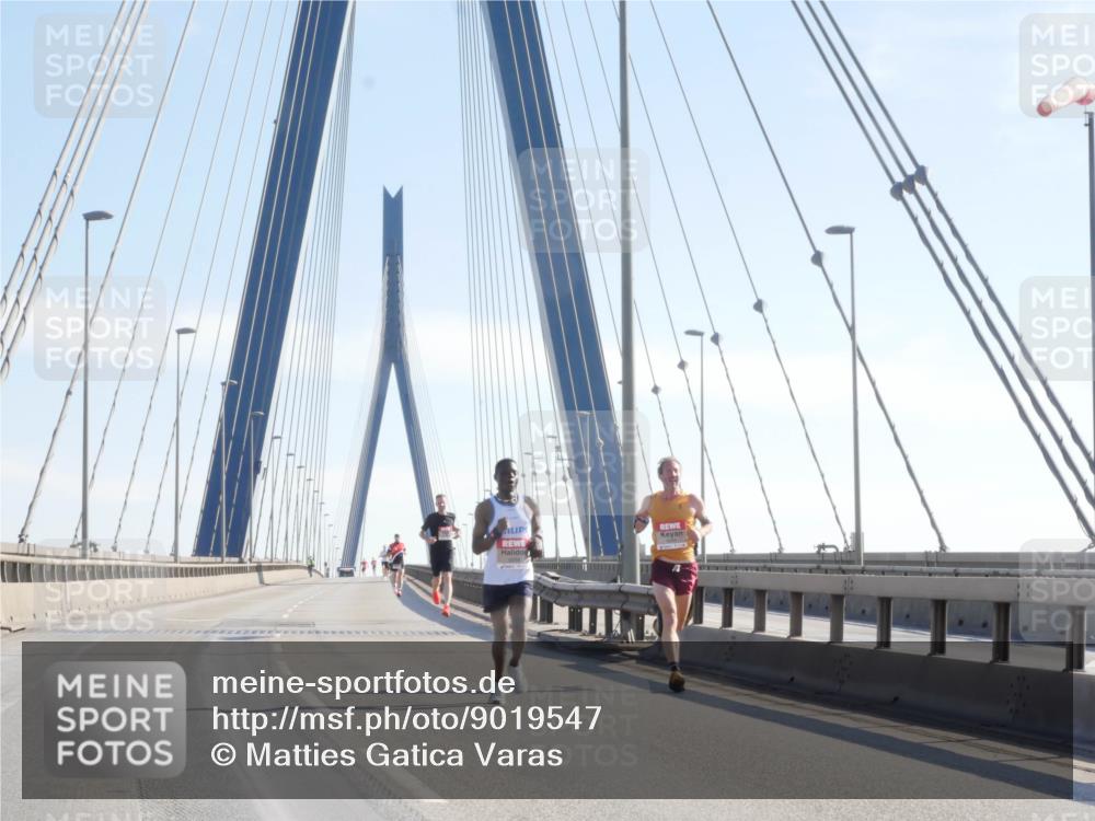 03.10.2025 - Köhlbrandbrückenlauf Matties Gatica Varas http://msf.ph/oto/9019547 03.10.2025 12:18:51 Position 1  meine-sportfotos.de