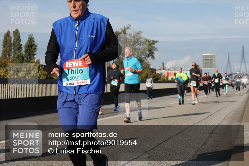 03.10.2025 - Köhlbrandbrückenlauf Luisa Fischer http://msf.ph/oto/9019554 03.10.2025 11:10:30 Position 3 2067 meine-sportfotos.de