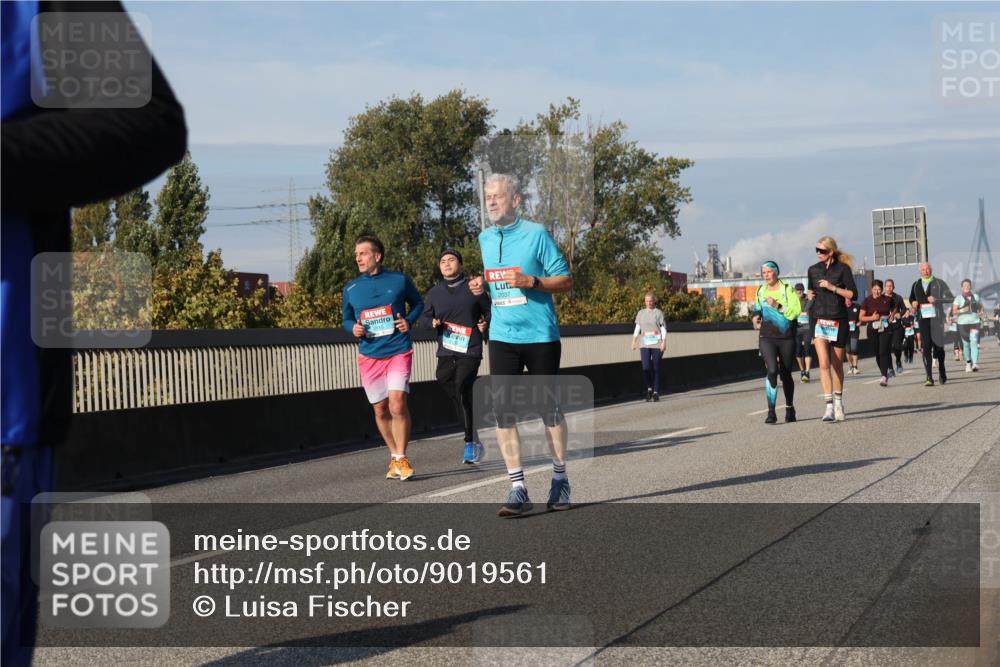 03.10.2025 - Köhlbrandbrückenlauf Luisa Fischer http://msf.ph/oto/9019561 03.10.2025 11:10:31 Position 3 2037 meine-sportfotos.de