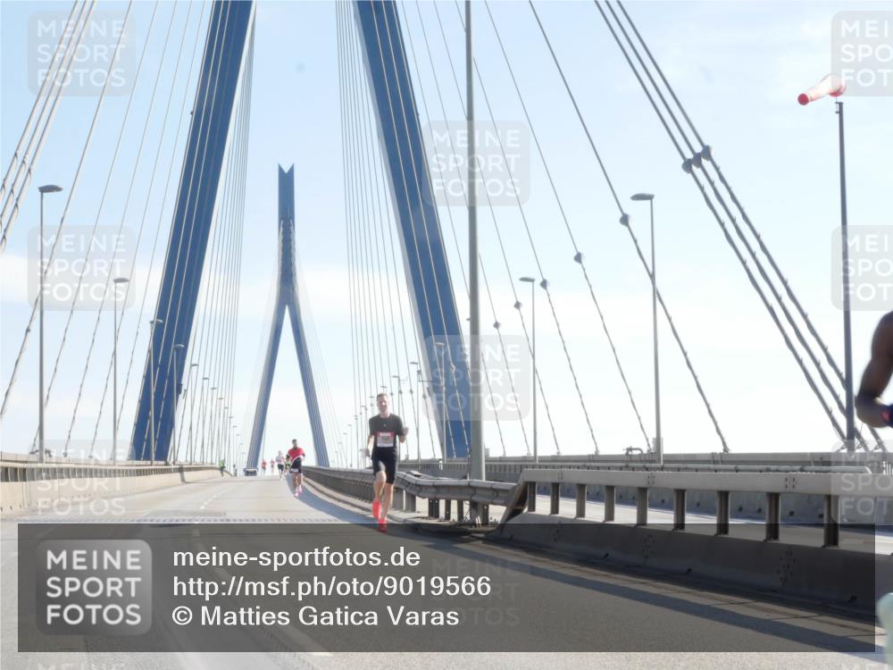 03.10.2025 - Köhlbrandbrückenlauf Matties Gatica Varas http://msf.ph/oto/9019566 03.10.2025 12:18:53 Position 1  meine-sportfotos.de
