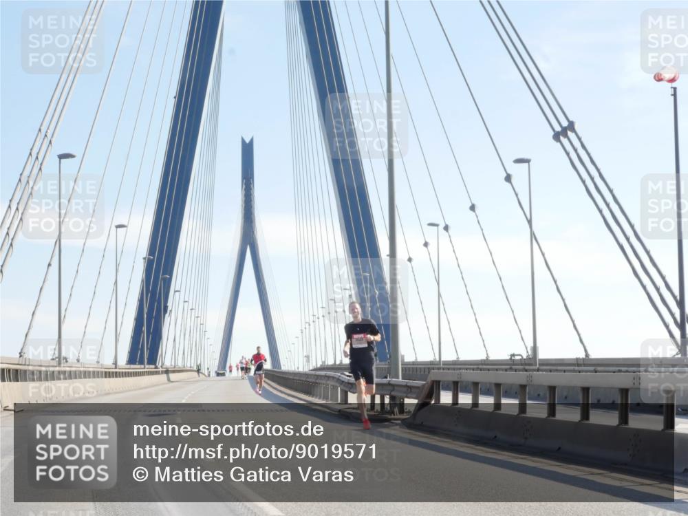 03.10.2025 - Köhlbrandbrückenlauf Matties Gatica Varas http://msf.ph/oto/9019571 03.10.2025 12:18:54 Position 1  meine-sportfotos.de