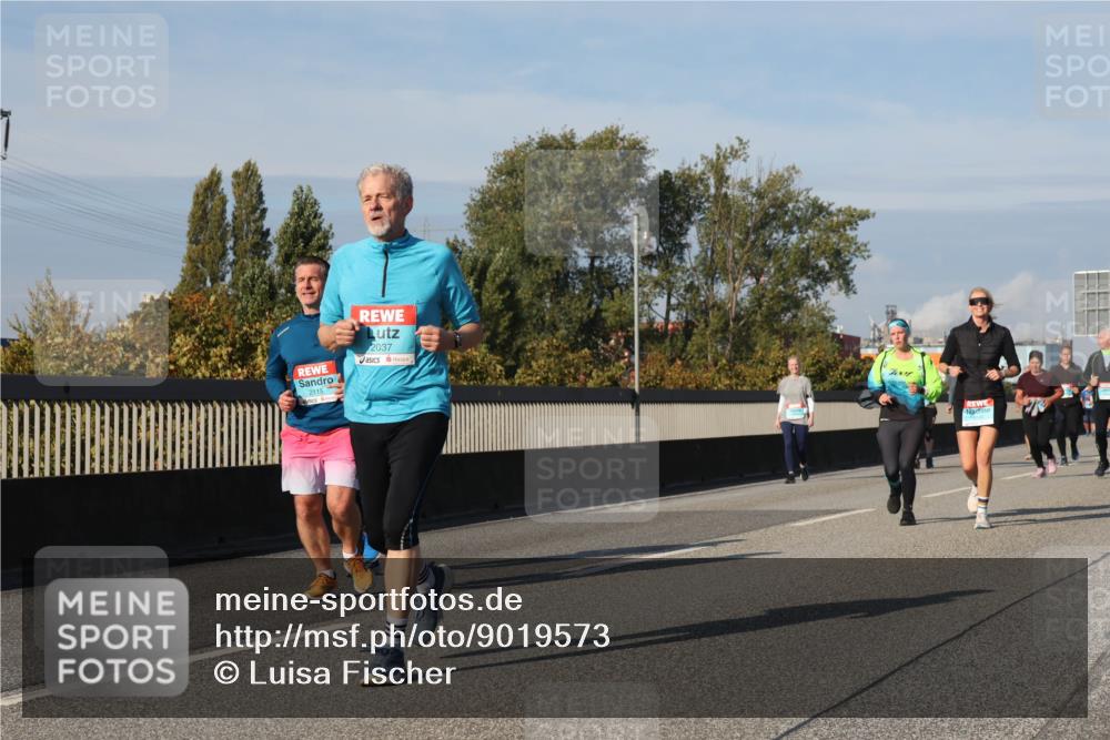 03.10.2025 - Köhlbrandbrückenlauf Luisa Fischer http://msf.ph/oto/9019573 03.10.2025 11:10:32 Position 3 2115, 2037 meine-sportfotos.de
