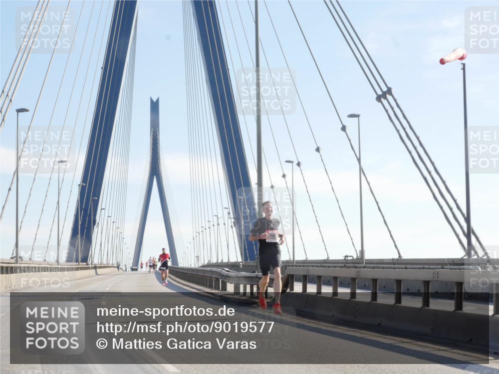 03.10.2025 - Köhlbrandbrückenlauf Matties Gatica Varas http://msf.ph/oto/9019577 03.10.2025 12:18:55 Position 1  meine-sportfotos.de