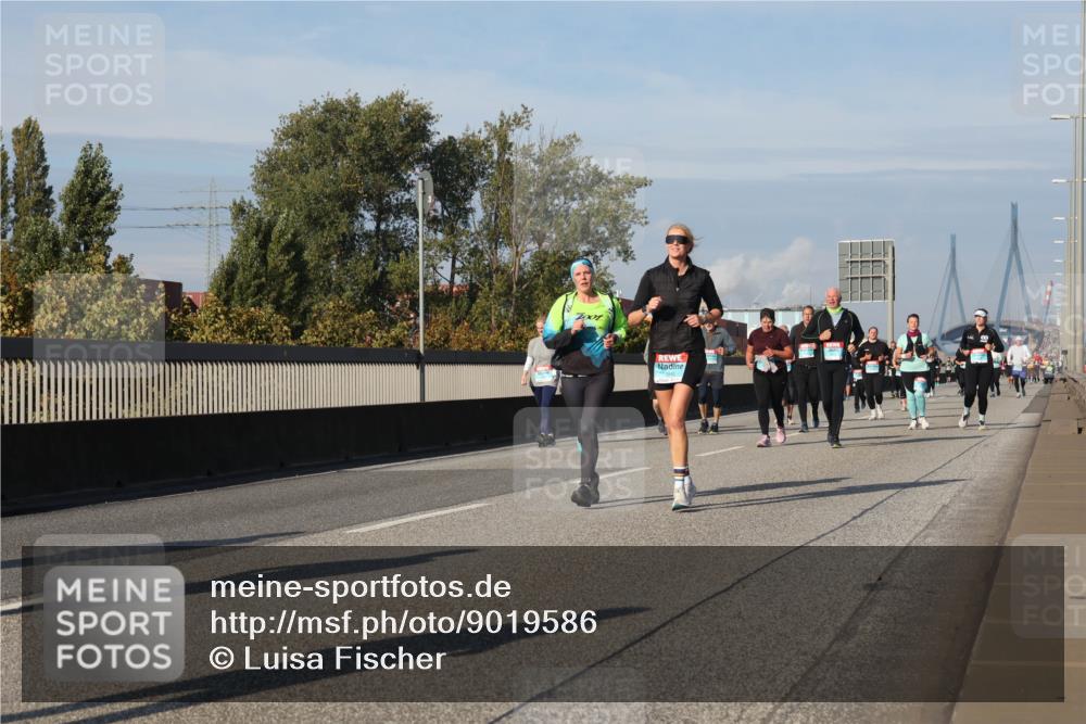 03.10.2025 - Köhlbrandbrückenlauf Luisa Fischer http://msf.ph/oto/9019586 03.10.2025 11:10:34 Position 3  meine-sportfotos.de
