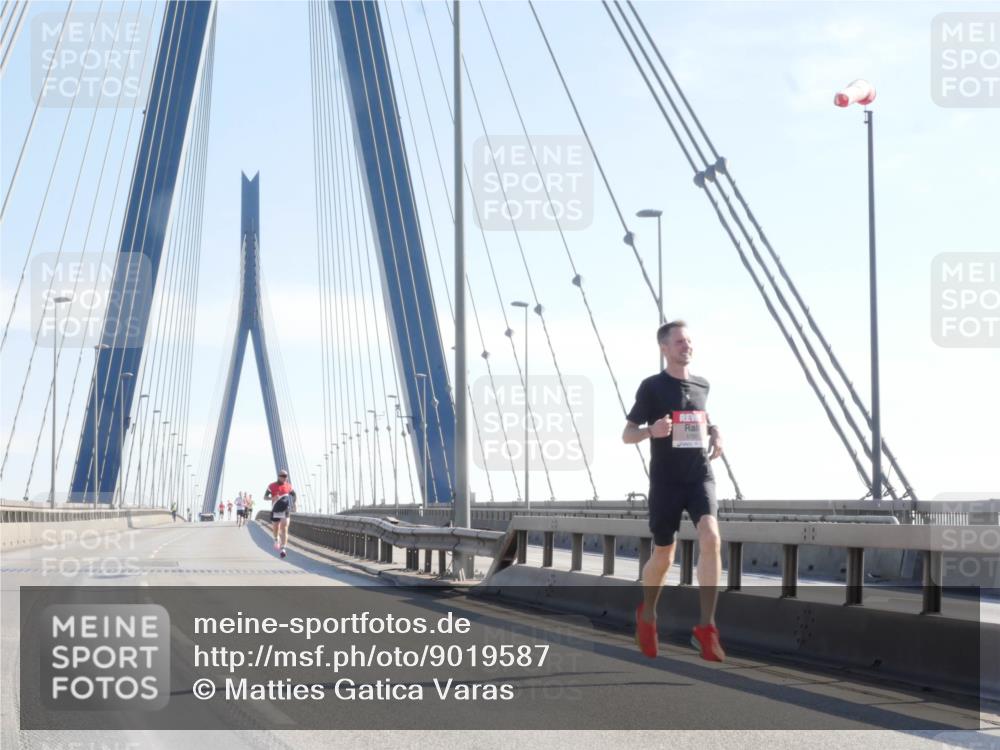 03.10.2025 - Köhlbrandbrückenlauf Matties Gatica Varas http://msf.ph/oto/9019587 03.10.2025 12:18:57 Position 1  meine-sportfotos.de