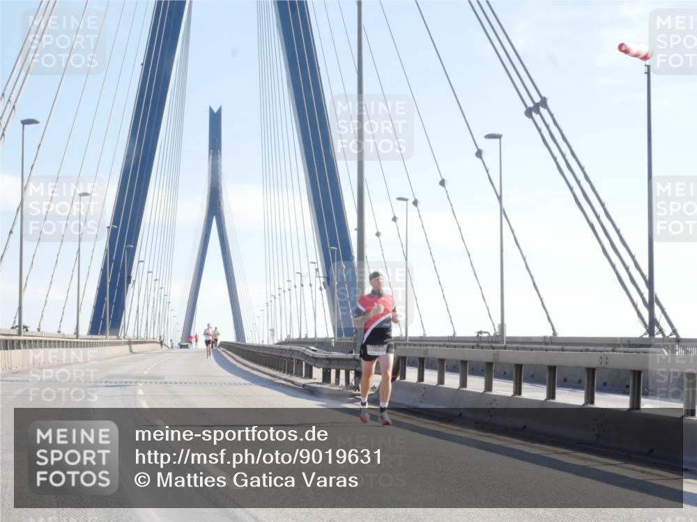 03.10.2025 - Köhlbrandbrückenlauf Matties Gatica Varas http://msf.ph/oto/9019631 03.10.2025 12:19:03 Position 1  meine-sportfotos.de