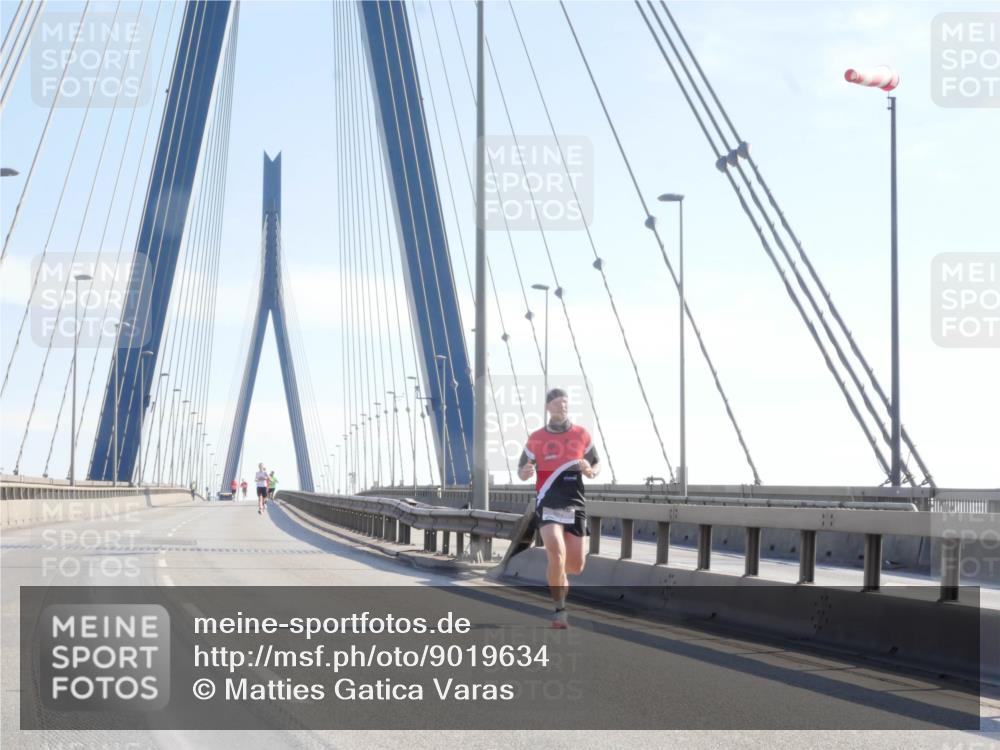 03.10.2025 - Köhlbrandbrückenlauf Matties Gatica Varas http://msf.ph/oto/9019634 03.10.2025 12:19:04 Position 1  meine-sportfotos.de