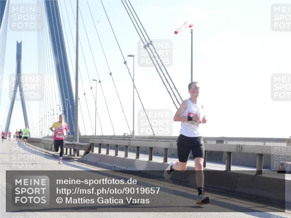 03.10.2025 - Köhlbrandbrückenlauf Matties Gatica Varas http://msf.ph/oto/9019657 03.10.2025 12:19:20 Position 1  meine-sportfotos.de