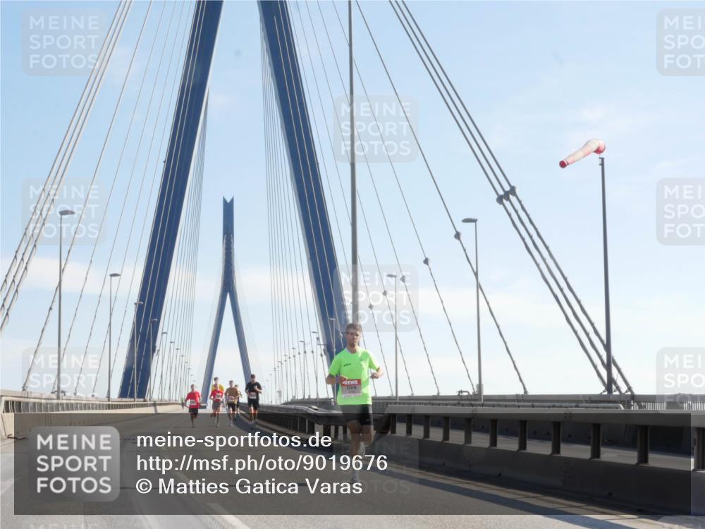 03.10.2025 - Köhlbrandbrückenlauf Matties Gatica Varas http://msf.ph/oto/9019676 03.10.2025 12:19:28 Position 1 1111 meine-sportfotos.de