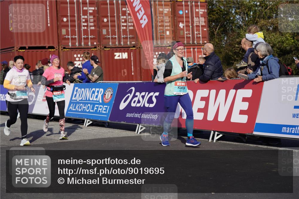 03.10.2025 - Köhlbrandbrückenlauf Michael Burmester http://msf.ph/oto/9019695 03.10.2025 10:20:24 Ziel 1051, 1538, 1615, 1650, 1651, 1804, 1911, 1912, 2424, 2460, 3430, 3635, 3669 meine-sportfotos.de