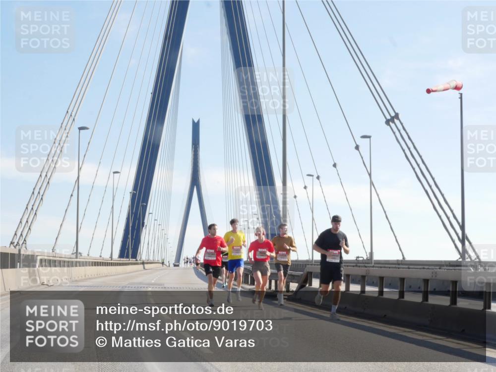 03.10.2025 - Köhlbrandbrückenlauf Matties Gatica Varas http://msf.ph/oto/9019703 03.10.2025 12:19:36 Position 1  meine-sportfotos.de