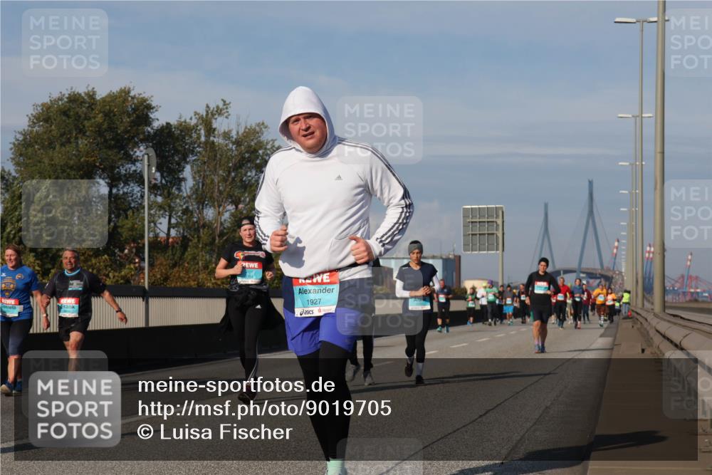 03.10.2025 - Köhlbrandbrückenlauf Luisa Fischer http://msf.ph/oto/9019705 03.10.2025 11:11:02 Position 3 1927 meine-sportfotos.de