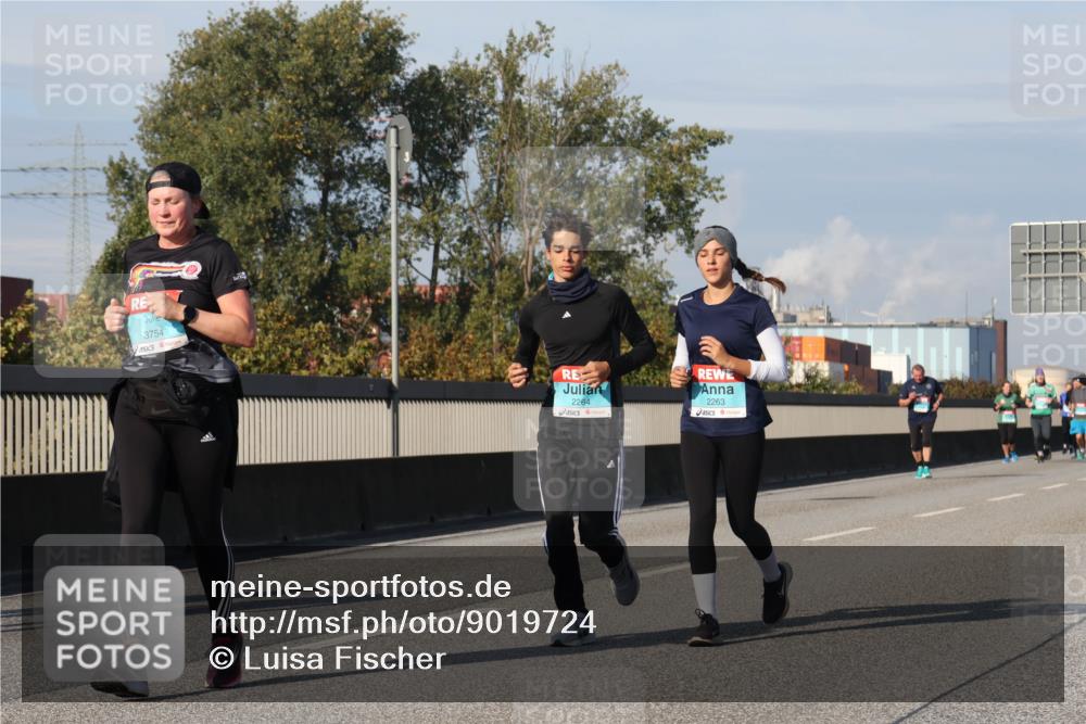 03.10.2025 - Köhlbrandbrückenlauf Luisa Fischer http://msf.ph/oto/9019724 03.10.2025 11:11:04 Position 3 3754, 2264, 2263 meine-sportfotos.de