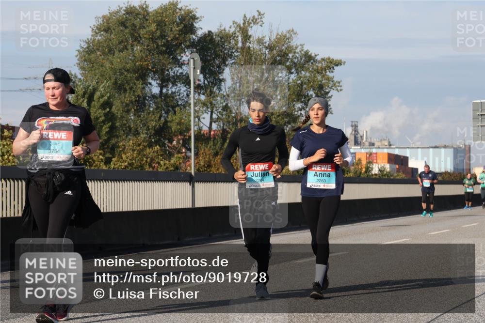 03.10.2025 - Köhlbrandbrückenlauf Luisa Fischer http://msf.ph/oto/9019728 03.10.2025 11:11:05 Position 3 3754, 2264, 2263 meine-sportfotos.de