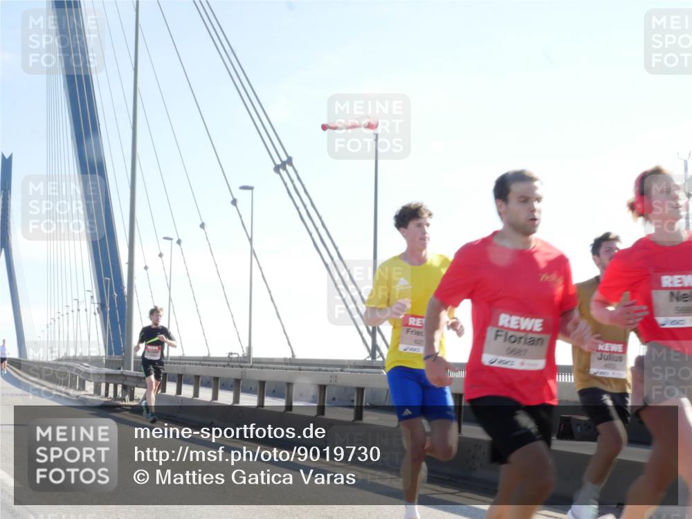 03.10.2025 - Köhlbrandbrückenlauf Matties Gatica Varas http://msf.ph/oto/9019730 03.10.2025 12:19:39 Position 1 625, 5927, 4072 meine-sportfotos.de