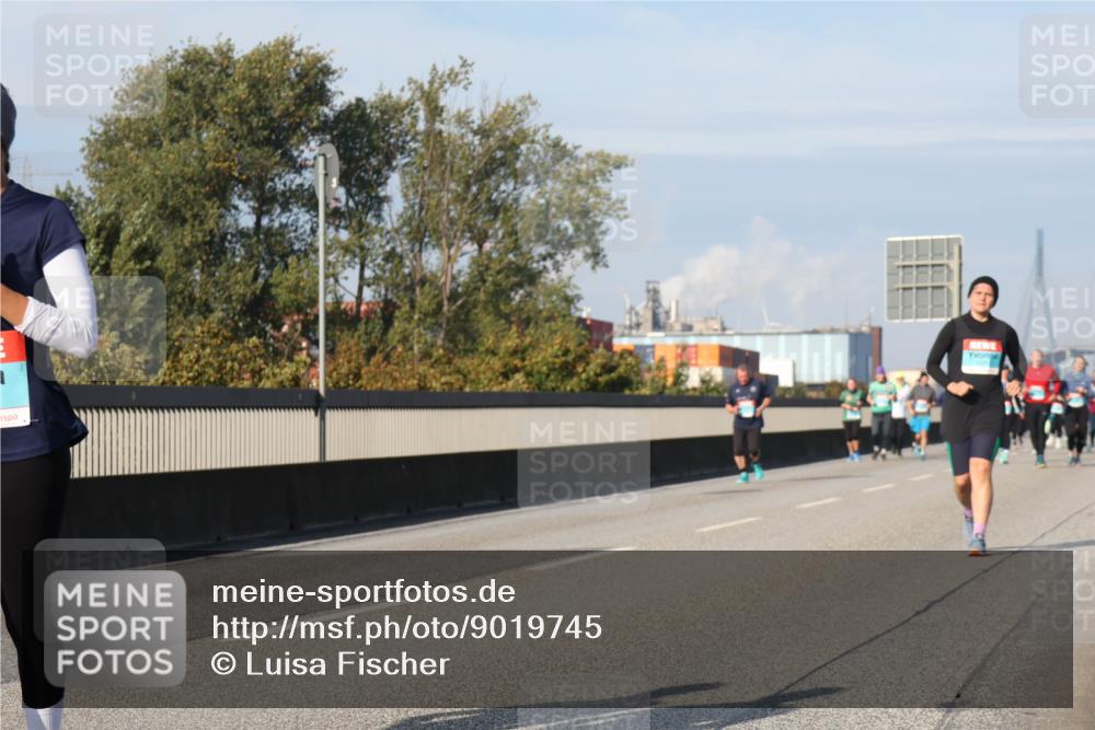 03.10.2025 - Köhlbrandbrückenlauf Luisa Fischer http://msf.ph/oto/9019745 03.10.2025 11:11:07 Position 3  meine-sportfotos.de