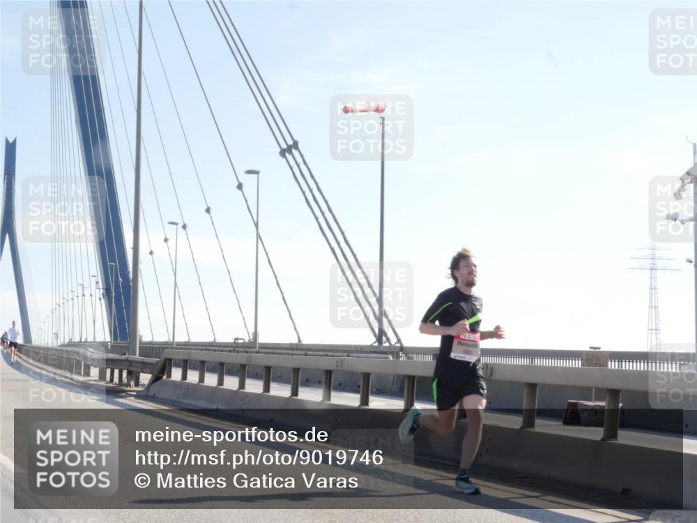03.10.2025 - Köhlbrandbrückenlauf Matties Gatica Varas http://msf.ph/oto/9019746 03.10.2025 12:19:42 Position 1 4036 meine-sportfotos.de