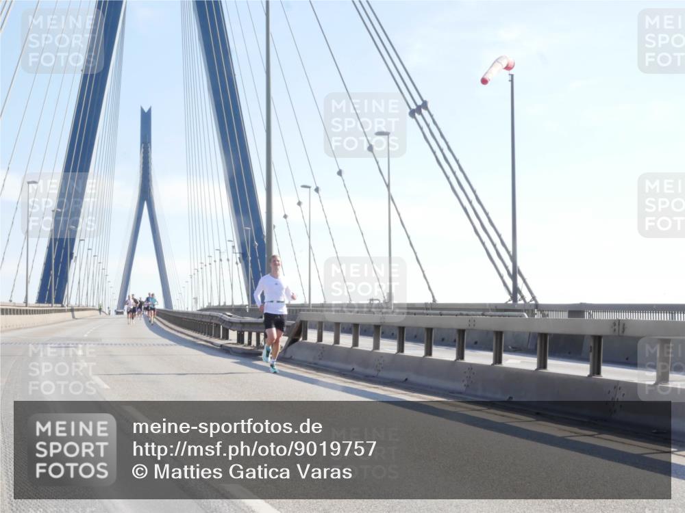 03.10.2025 - Köhlbrandbrückenlauf Matties Gatica Varas http://msf.ph/oto/9019757 03.10.2025 12:19:51 Position 1  meine-sportfotos.de