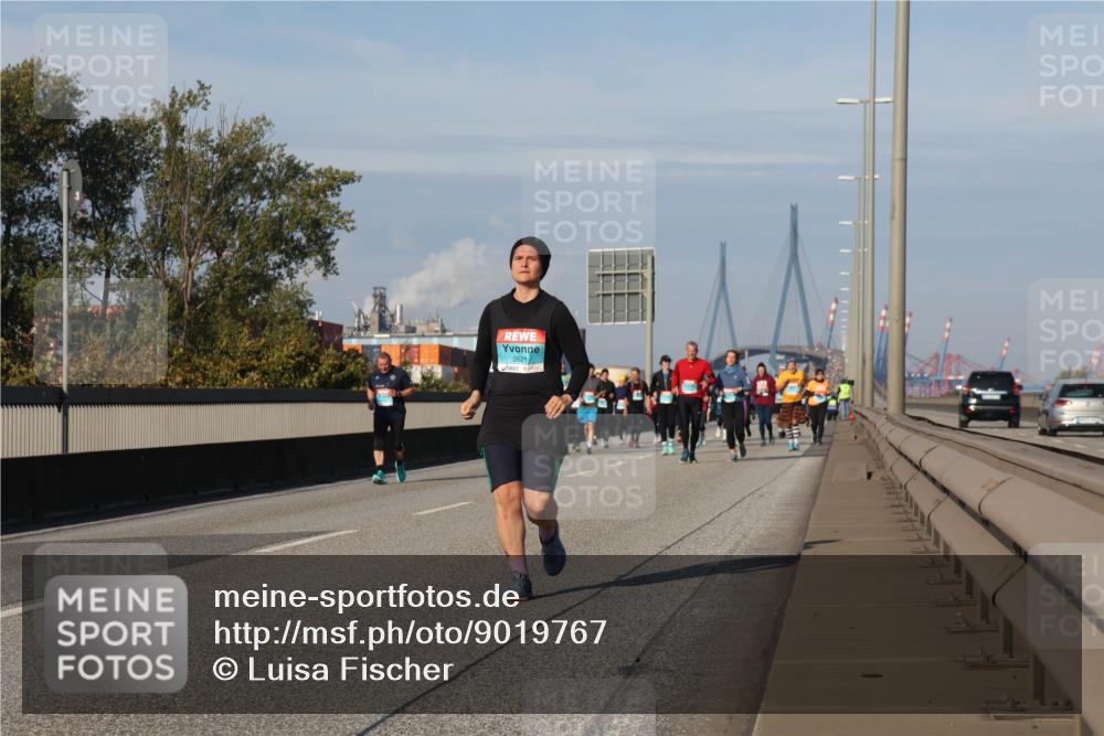03.10.2025 - Köhlbrandbrückenlauf Luisa Fischer http://msf.ph/oto/9019767 03.10.2025 11:11:10 Position 3 2621 meine-sportfotos.de