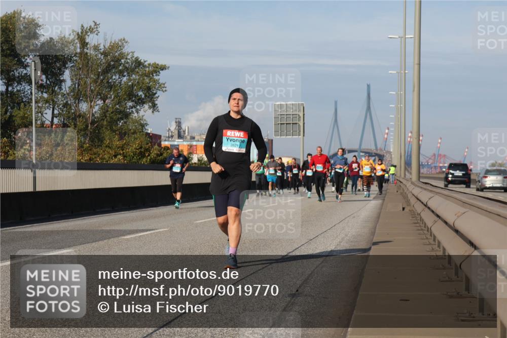 03.10.2025 - Köhlbrandbrückenlauf Luisa Fischer http://msf.ph/oto/9019770 03.10.2025 11:11:10 Position 3 2621 meine-sportfotos.de