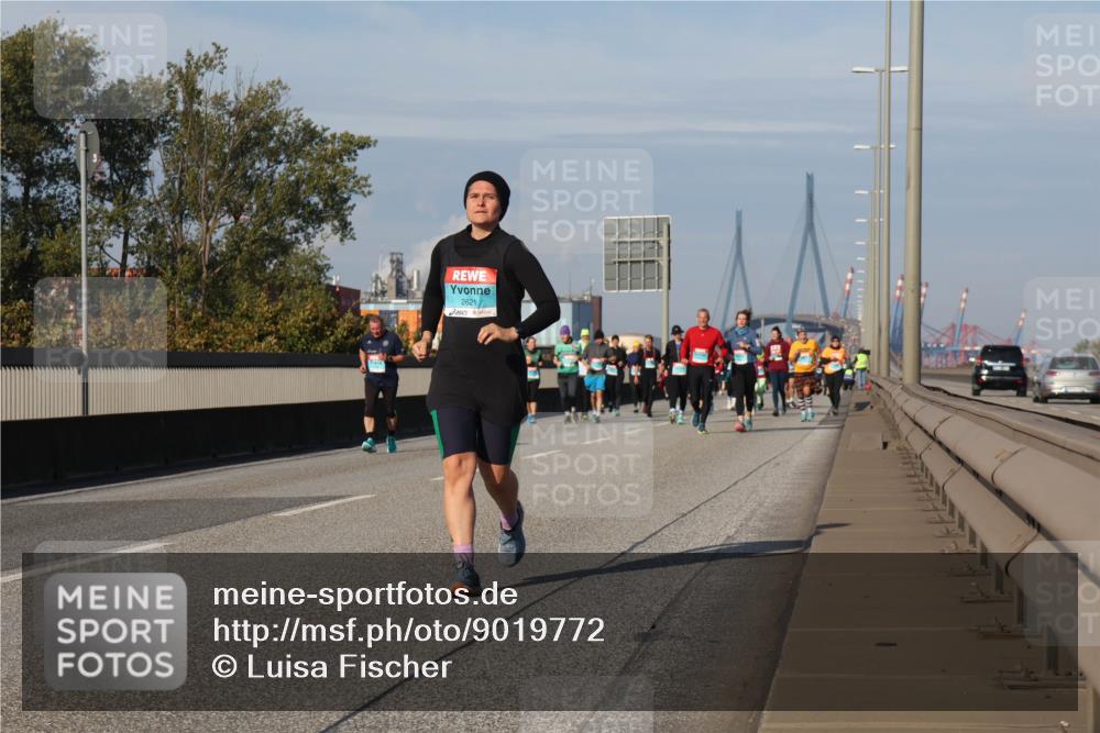 03.10.2025 - Köhlbrandbrückenlauf Luisa Fischer http://msf.ph/oto/9019772 03.10.2025 11:11:10 Position 3 2621 meine-sportfotos.de