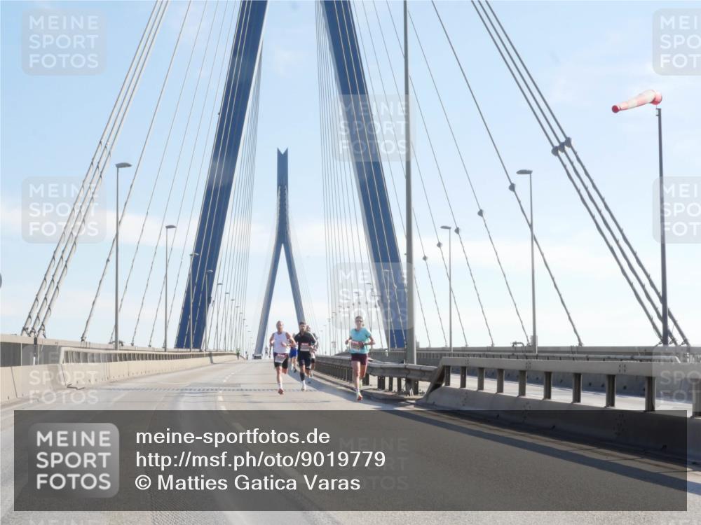 03.10.2025 - Köhlbrandbrückenlauf Matties Gatica Varas http://msf.ph/oto/9019779 03.10.2025 12:20:01 Position 1  meine-sportfotos.de