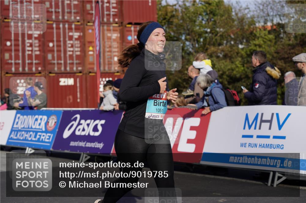 03.10.2025 - Köhlbrandbrückenlauf Michael Burmester http://msf.ph/oto/9019785 03.10.2025 10:20:30 Ziel 1051, 1664, 1804, 2023, 2424, 2460, 2617, 3562, 3669 meine-sportfotos.de