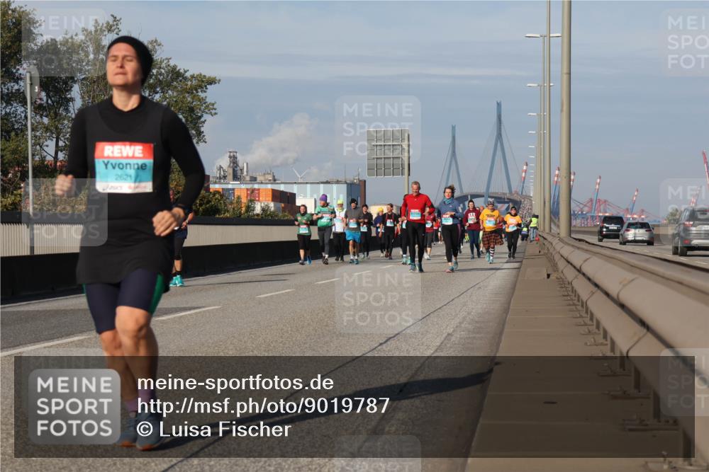 03.10.2025 - Köhlbrandbrückenlauf Luisa Fischer http://msf.ph/oto/9019787 03.10.2025 11:11:12 Position 3 2621 meine-sportfotos.de
