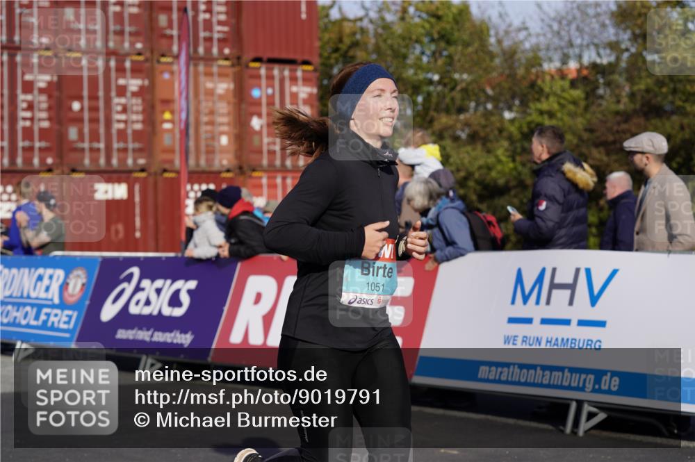 03.10.2025 - Köhlbrandbrückenlauf Michael Burmester http://msf.ph/oto/9019791 03.10.2025 10:20:30 Ziel 1051, 1664, 1804, 2023, 2424, 2460, 2617, 3562, 3669 meine-sportfotos.de