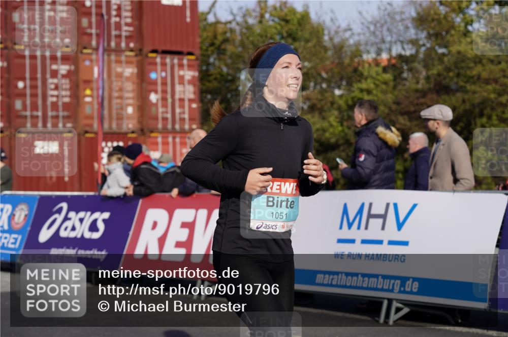 03.10.2025 - Köhlbrandbrückenlauf Michael Burmester http://msf.ph/oto/9019796 03.10.2025 10:20:30 Ziel 1051, 1664, 1804, 2023, 2424, 2460, 2617, 3562, 3669 meine-sportfotos.de