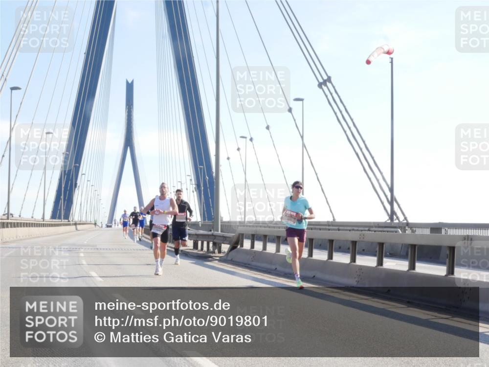 03.10.2025 - Köhlbrandbrückenlauf Matties Gatica Varas http://msf.ph/oto/9019801 03.10.2025 12:20:04 Position 1  meine-sportfotos.de