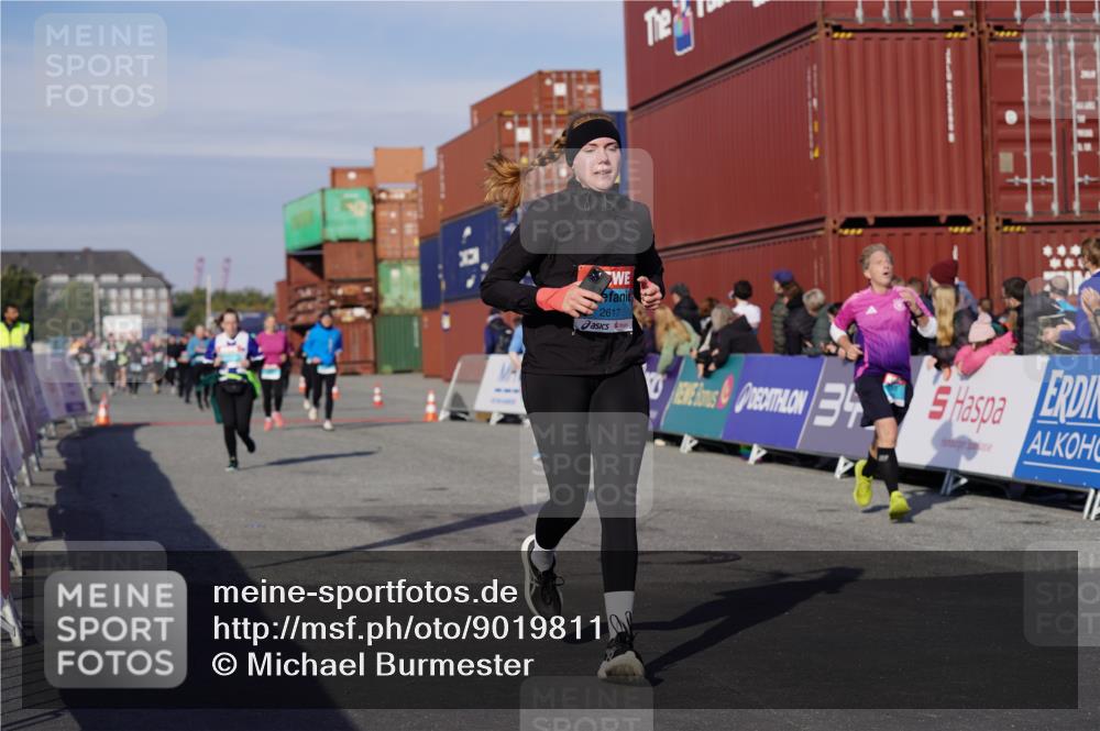 03.10.2025 - Köhlbrandbrückenlauf Michael Burmester http://msf.ph/oto/9019811 03.10.2025 10:20:32 Ziel 1051, 1664, 2023, 2617, 3562, 3636, 3669, 3783 meine-sportfotos.de