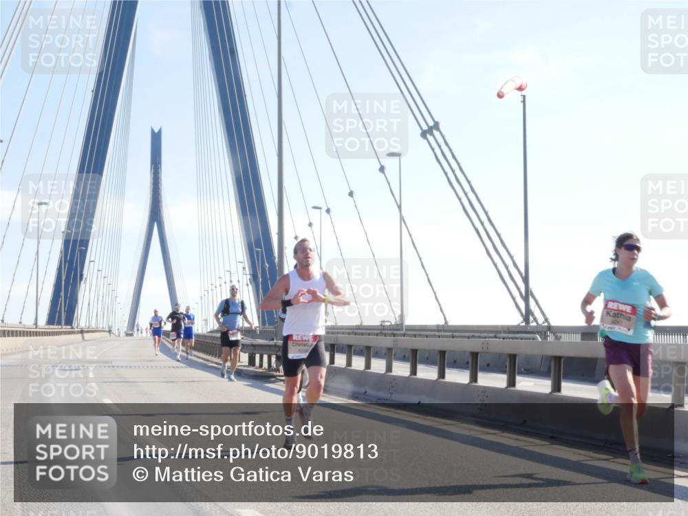 03.10.2025 - Köhlbrandbrückenlauf Matties Gatica Varas http://msf.ph/oto/9019813 03.10.2025 12:20:06 Position 1  meine-sportfotos.de