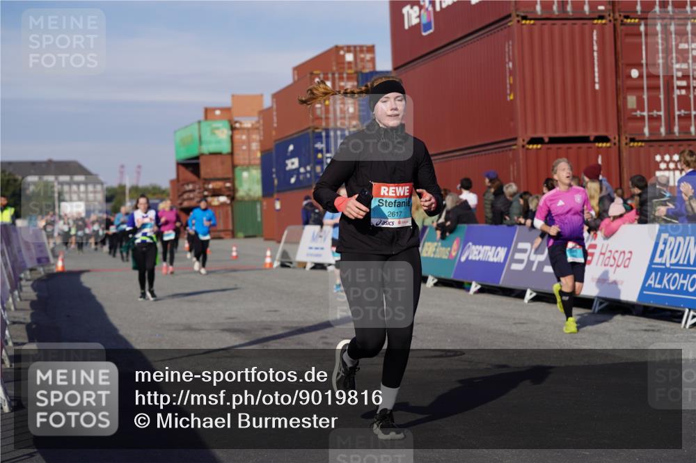 03.10.2025 - Köhlbrandbrückenlauf Michael Burmester http://msf.ph/oto/9019816 03.10.2025 10:20:32 Ziel 1051, 1664, 2023, 2617, 3562, 3636, 3669, 3783 meine-sportfotos.de
