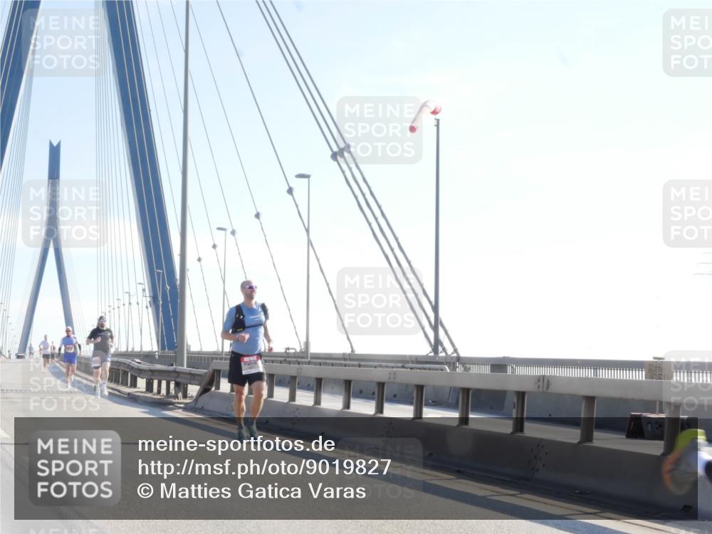 03.10.2025 - Köhlbrandbrückenlauf Matties Gatica Varas http://msf.ph/oto/9019827 03.10.2025 12:20:08 Position 1  meine-sportfotos.de