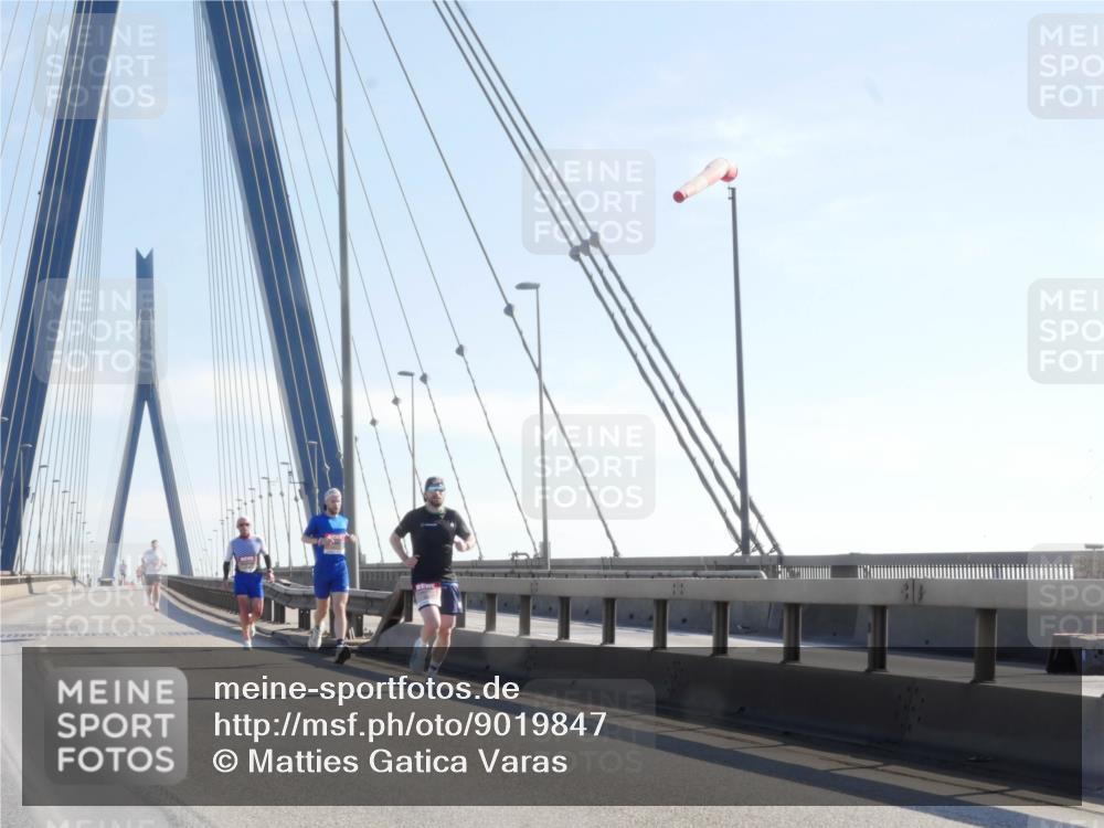 03.10.2025 - Köhlbrandbrückenlauf Matties Gatica Varas http://msf.ph/oto/9019847 03.10.2025 12:20:11 Position 1  meine-sportfotos.de