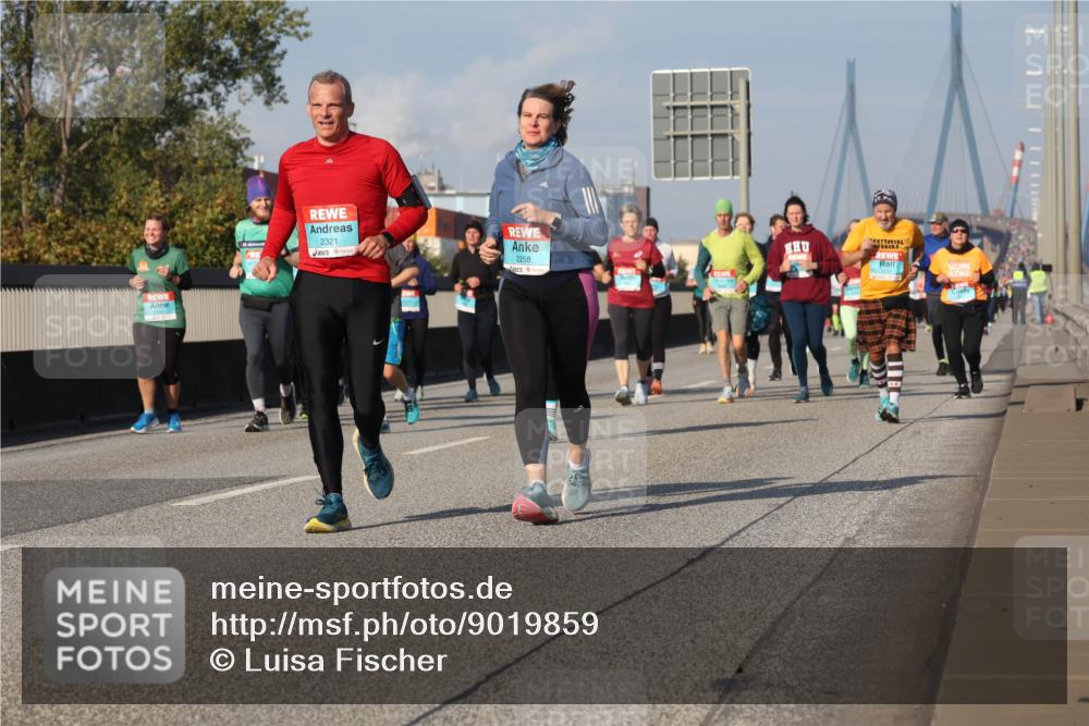 03.10.2025 - Köhlbrandbrückenlauf Luisa Fischer http://msf.ph/oto/9019859 03.10.2025 11:11:20 Position 3 2321, 2258 meine-sportfotos.de