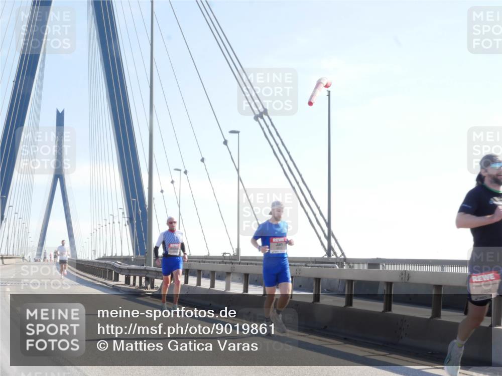 03.10.2025 - Köhlbrandbrückenlauf Matties Gatica Varas http://msf.ph/oto/9019861 03.10.2025 12:20:13 Position 1  meine-sportfotos.de