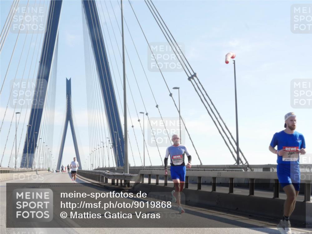 03.10.2025 - Köhlbrandbrückenlauf Matties Gatica Varas http://msf.ph/oto/9019868 03.10.2025 12:20:14 Position 1 4013 meine-sportfotos.de