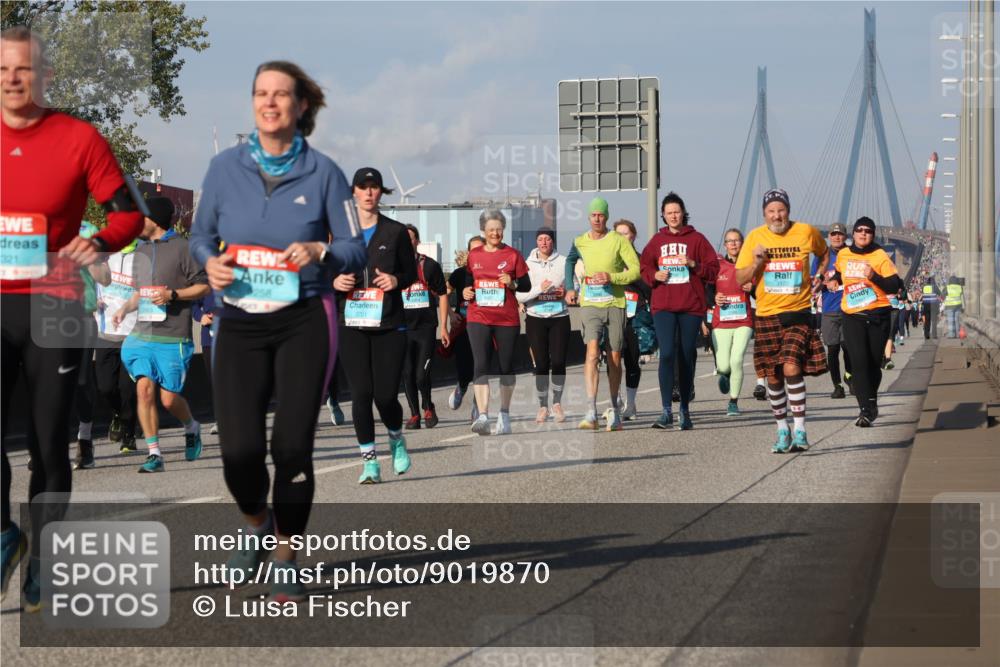 03.10.2025 - Köhlbrandbrückenlauf Luisa Fischer http://msf.ph/oto/9019870 03.10.2025 11:11:21 Position 3 321, 2492, 2863, 258, 3701, 3122 meine-sportfotos.de