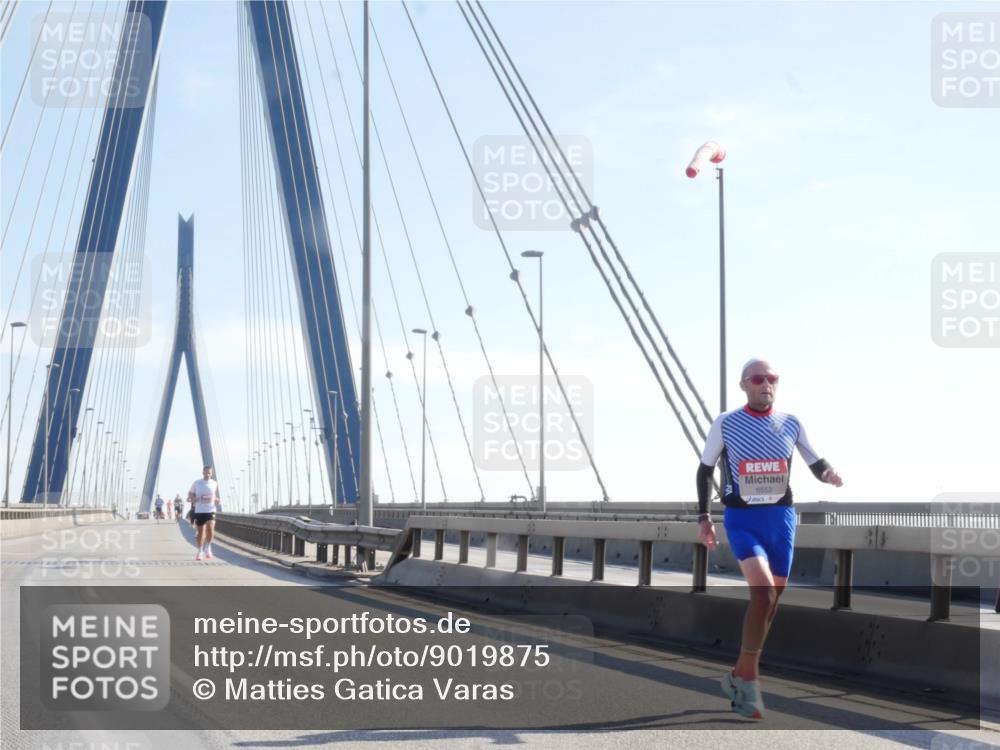 03.10.2025 - Köhlbrandbrückenlauf Matties Gatica Varas http://msf.ph/oto/9019875 03.10.2025 12:20:16 Position 1 6552 meine-sportfotos.de