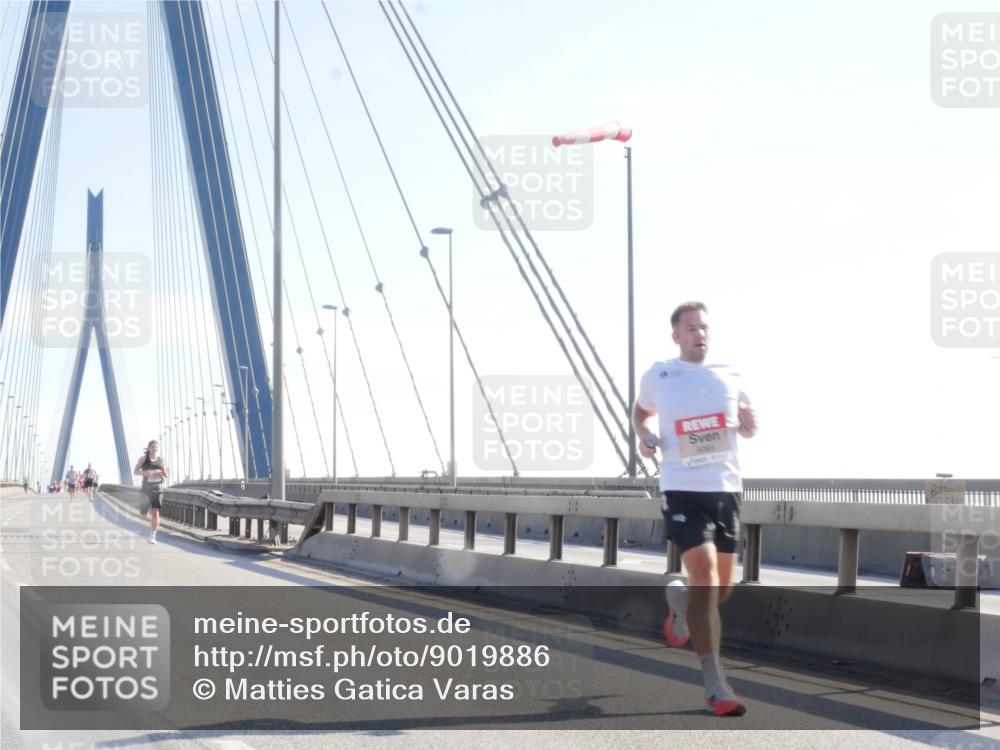 03.10.2025 - Köhlbrandbrückenlauf Matties Gatica Varas http://msf.ph/oto/9019886 03.10.2025 12:20:23 Position 1 628 meine-sportfotos.de