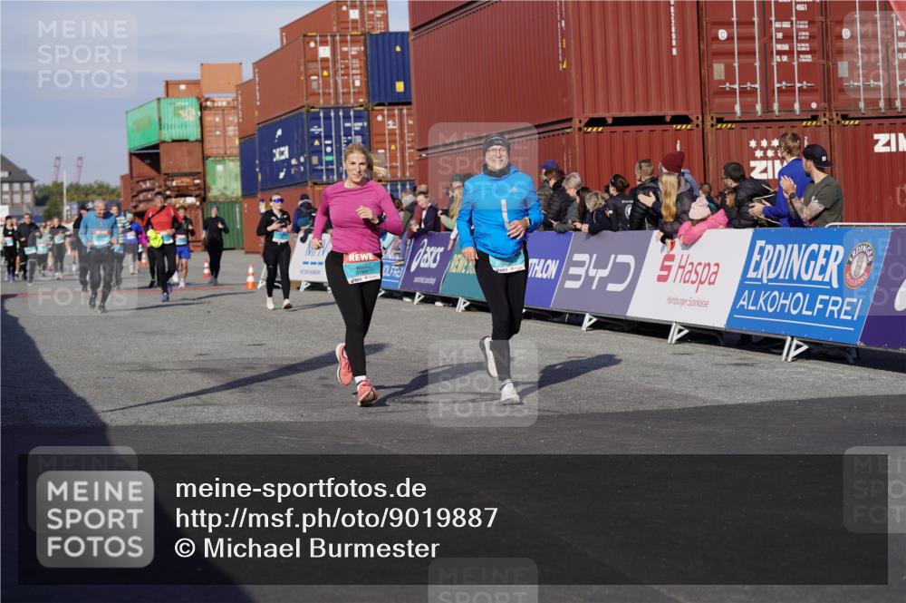 03.10.2025 - Köhlbrandbrückenlauf Michael Burmester http://msf.ph/oto/9019887 03.10.2025 10:20:38 Ziel 1664, 1971, 2023, 2817, 3030, 3562, 3636, 3783 meine-sportfotos.de