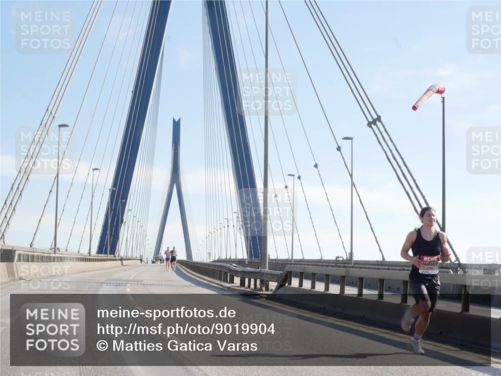 03.10.2025 - Köhlbrandbrückenlauf Matties Gatica Varas http://msf.ph/oto/9019904 03.10.2025 12:20:28 Position 1  meine-sportfotos.de