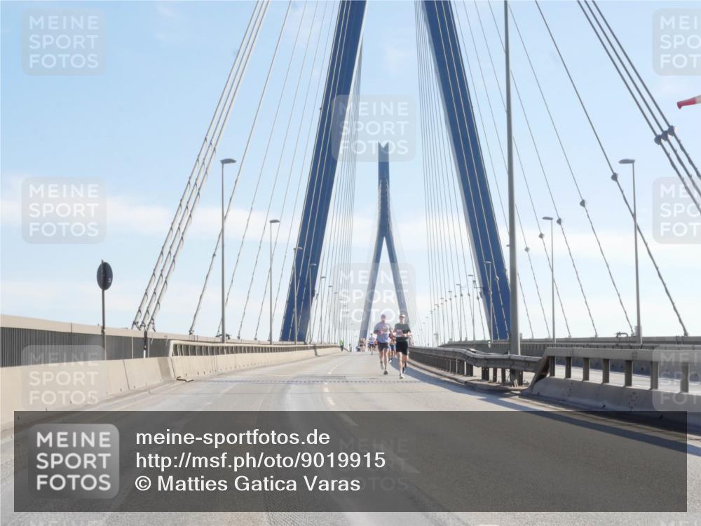 03.10.2025 - Köhlbrandbrückenlauf Matties Gatica Varas http://msf.ph/oto/9019915 03.10.2025 12:20:36 Position 1  meine-sportfotos.de