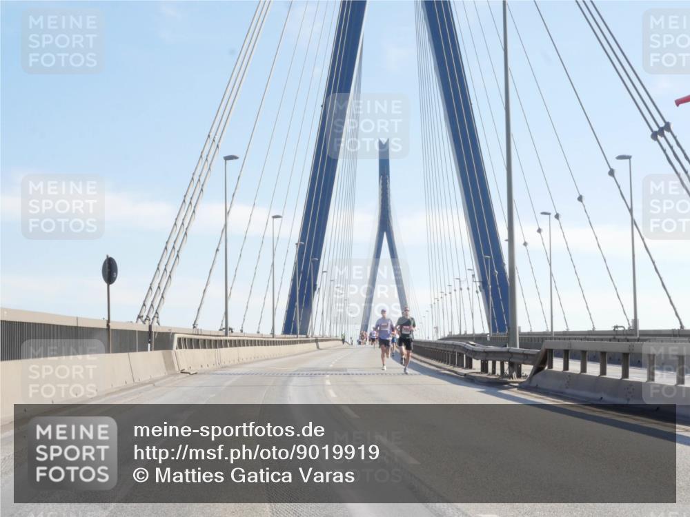 03.10.2025 - Köhlbrandbrückenlauf Matties Gatica Varas http://msf.ph/oto/9019919 03.10.2025 12:20:36 Position 1  meine-sportfotos.de