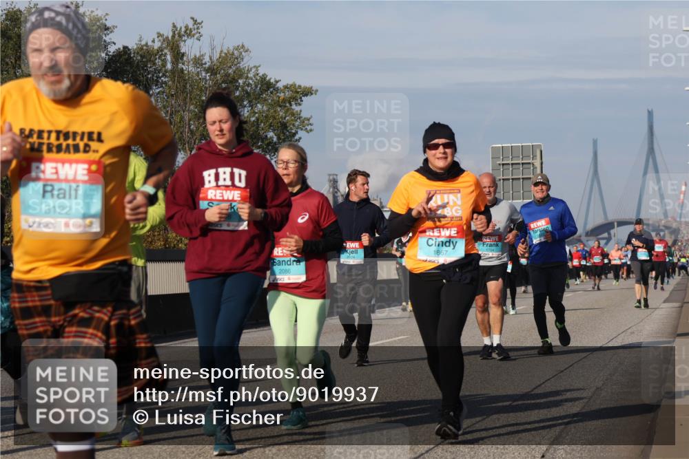 03.10.2025 - Köhlbrandbrückenlauf Luisa Fischer http://msf.ph/oto/9019937 03.10.2025 11:11:30 Position 3 3122, 2086, 1867, 1704 meine-sportfotos.de