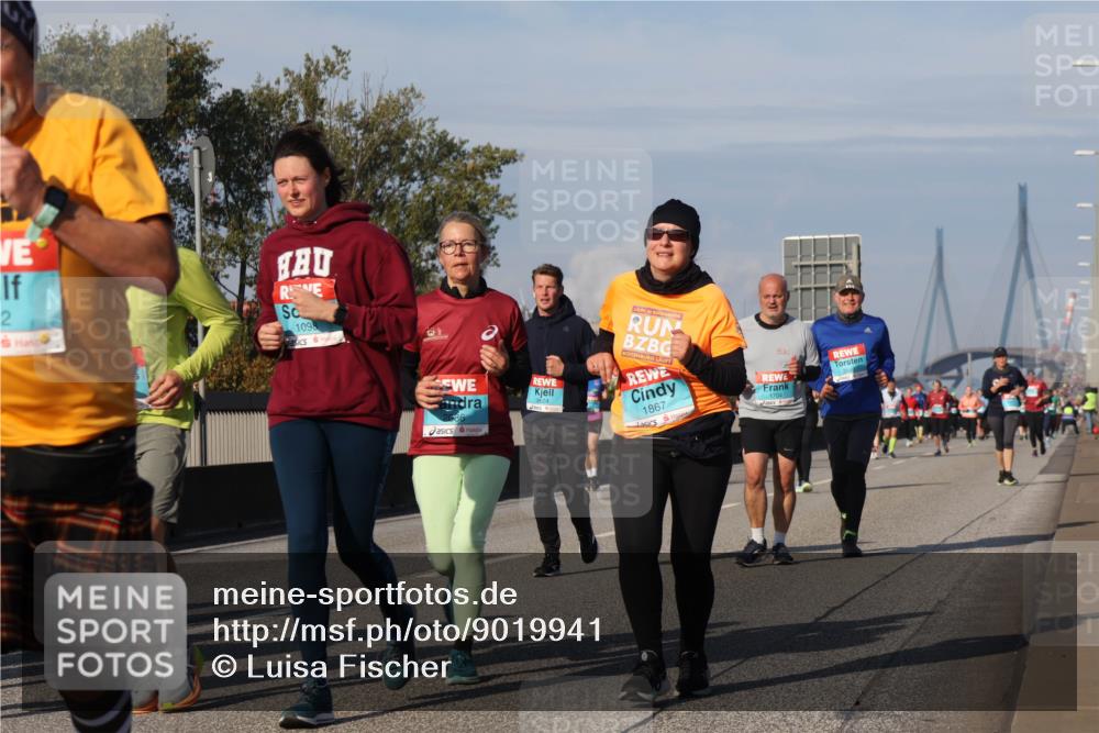 03.10.2025 - Köhlbrandbrückenlauf Luisa Fischer http://msf.ph/oto/9019941 03.10.2025 11:11:31 Position 3 2, 1098, 1867, 1704 meine-sportfotos.de